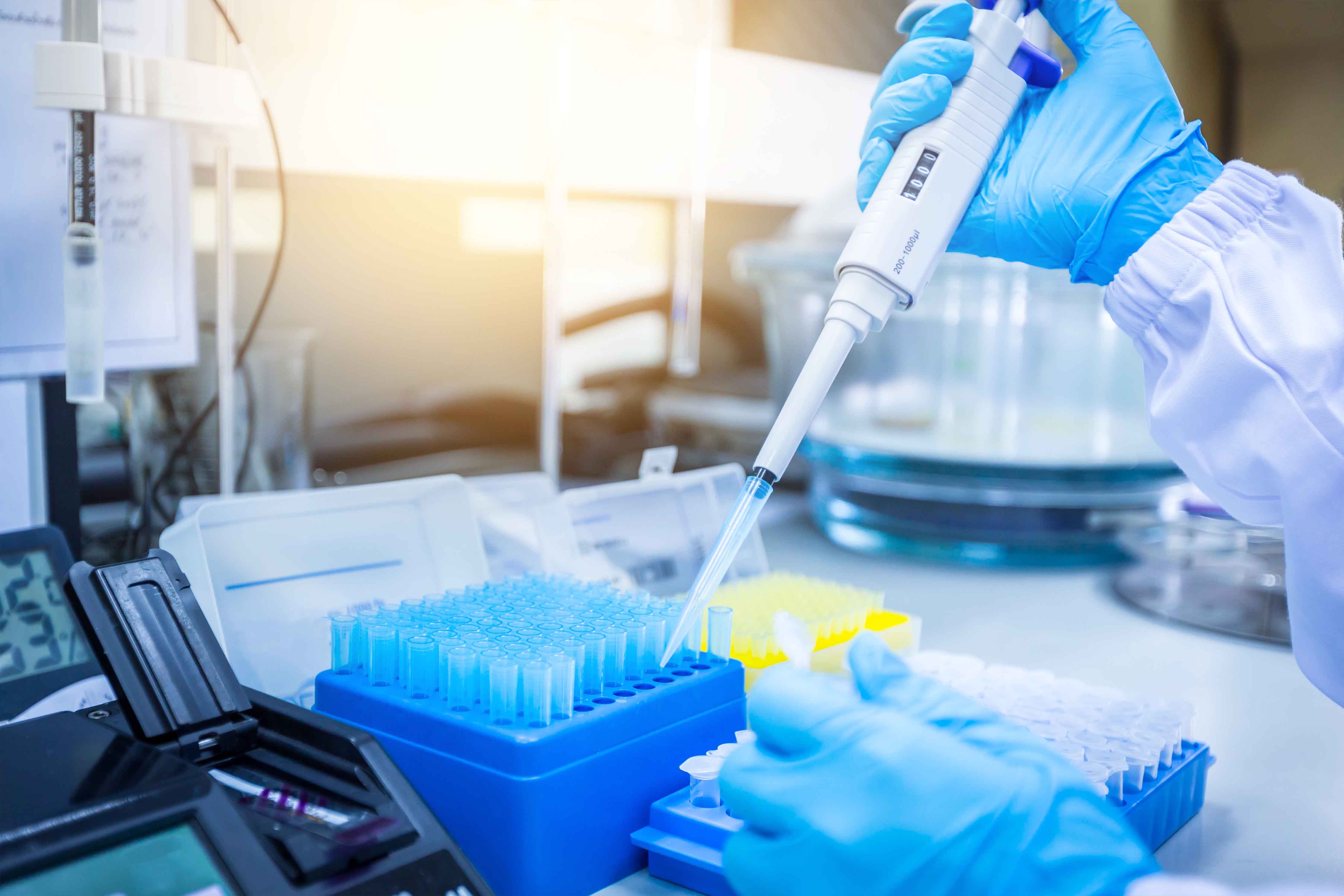 Pipetting in laboratory